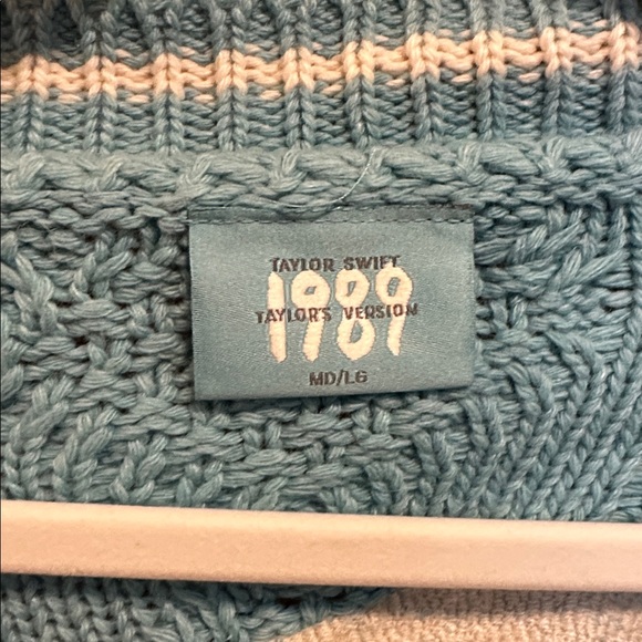 NIB- Taylor Swift 1989 Taylor’s Version Cardigan M/L - Picture 4 of 11